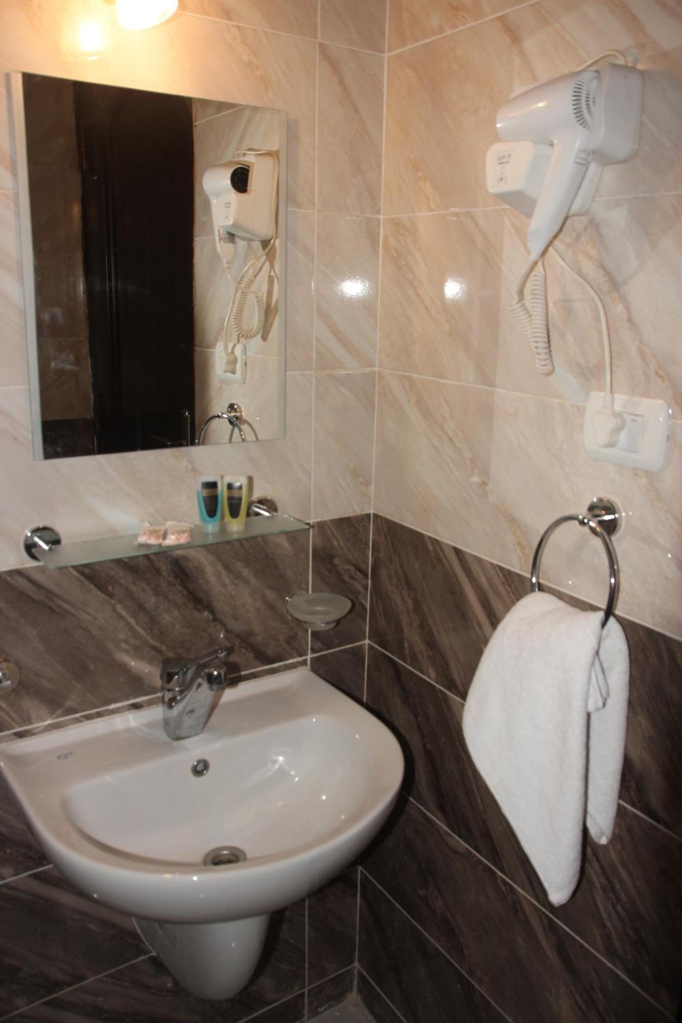 Farida Pyramids Boutique Hotel Kafrat al Jabal ภายนอก รูปภาพ